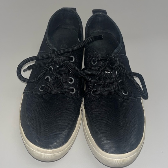 Sorel black canvas sneaker size 7 preowned. - Picture 1 of 7